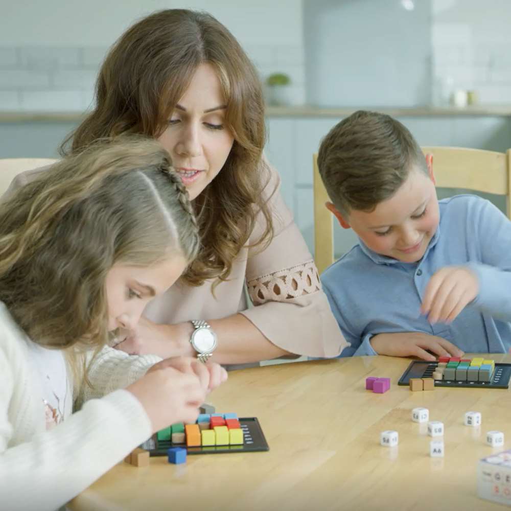 THE GENIUS SQUARE, GENIUS, SQUARES, SQAURE, GRID, GAME, PUZZLE, SPEED